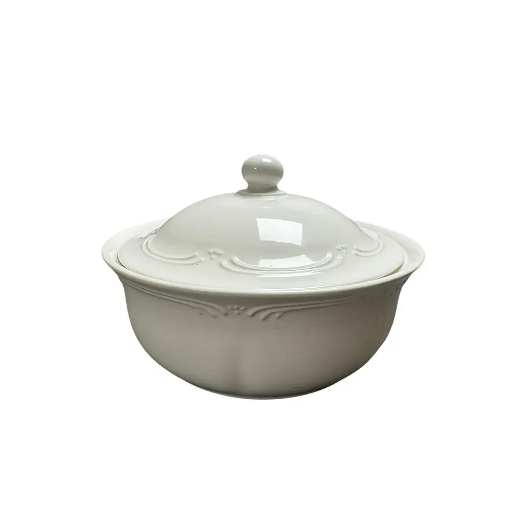 Pfaltzgraff Filigree 2 Quart White Stoneware Round Covered Casserole